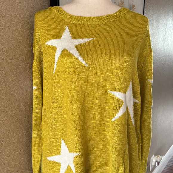 Star print distressed knit sweater - Picture 7 of 8